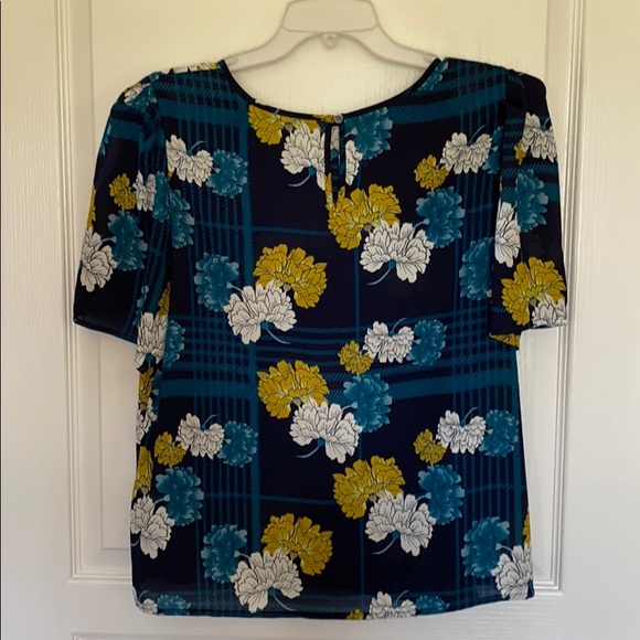 Apt. 9 Floral Blouse - Picture 3 of 6